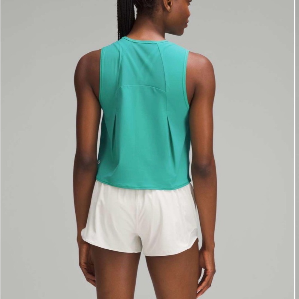 Lululemon Green Cropped Sculpt
